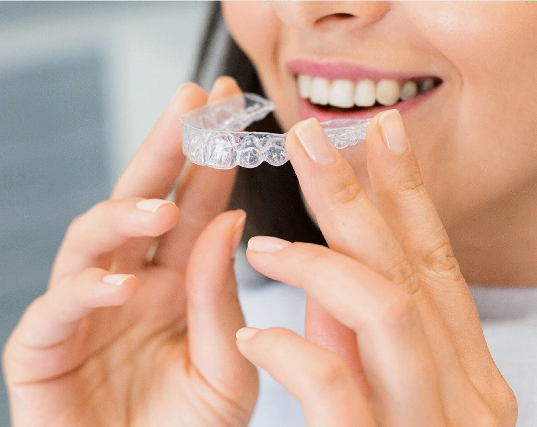 Tips on Keeping Healthy Teeth While Wearing Invisalign